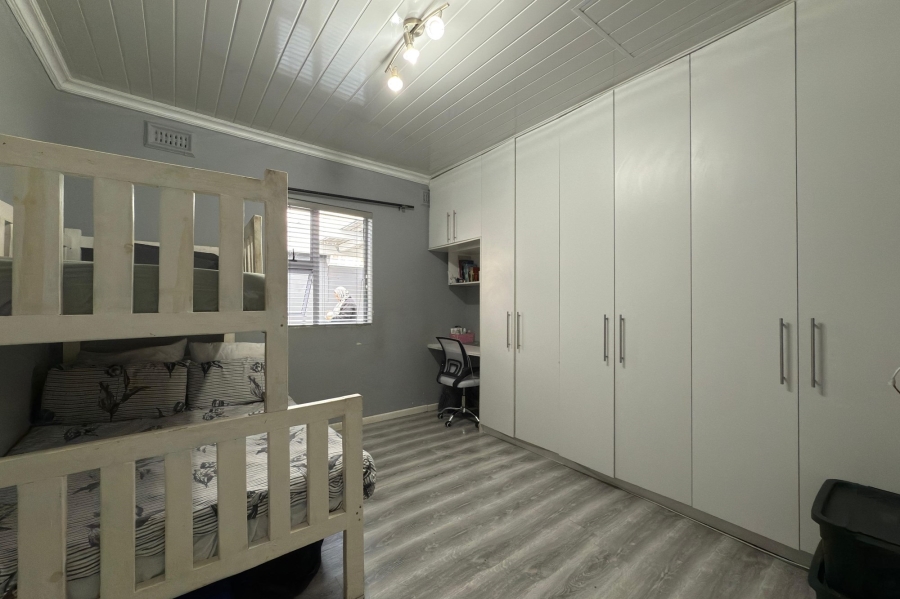 2 Bedroom Property for Sale in Kensington Western Cape